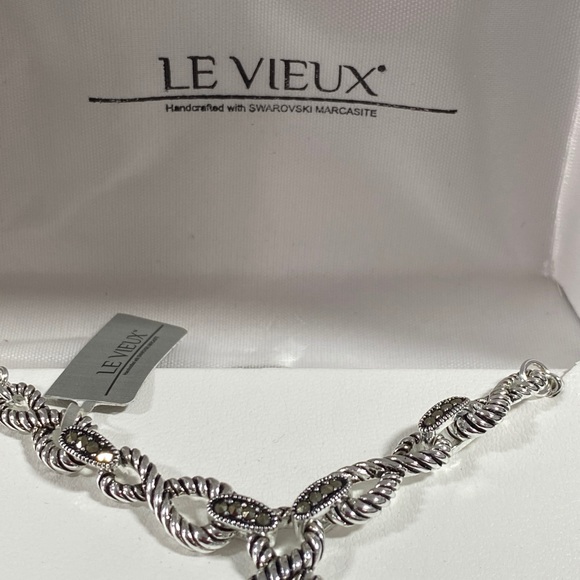 LE VIEUX necklace - Picture 10 of 11